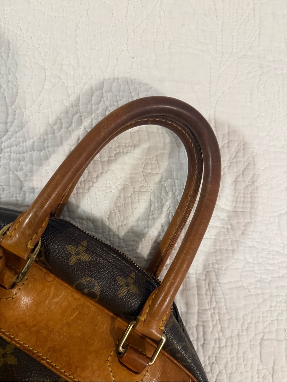 Louis Vuitton Deauville travel bag, comes with certificate of authenticity